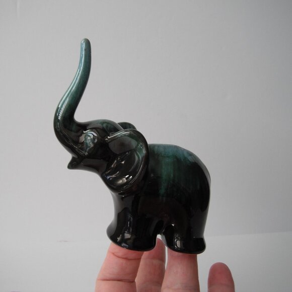 Vintage Blue Mountain Pottery Ceramic Elephant Figurine - Picture 2 of 6